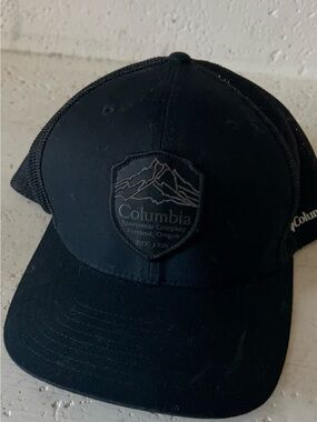 Columbia all Black Mesh Patch Baseball Cap